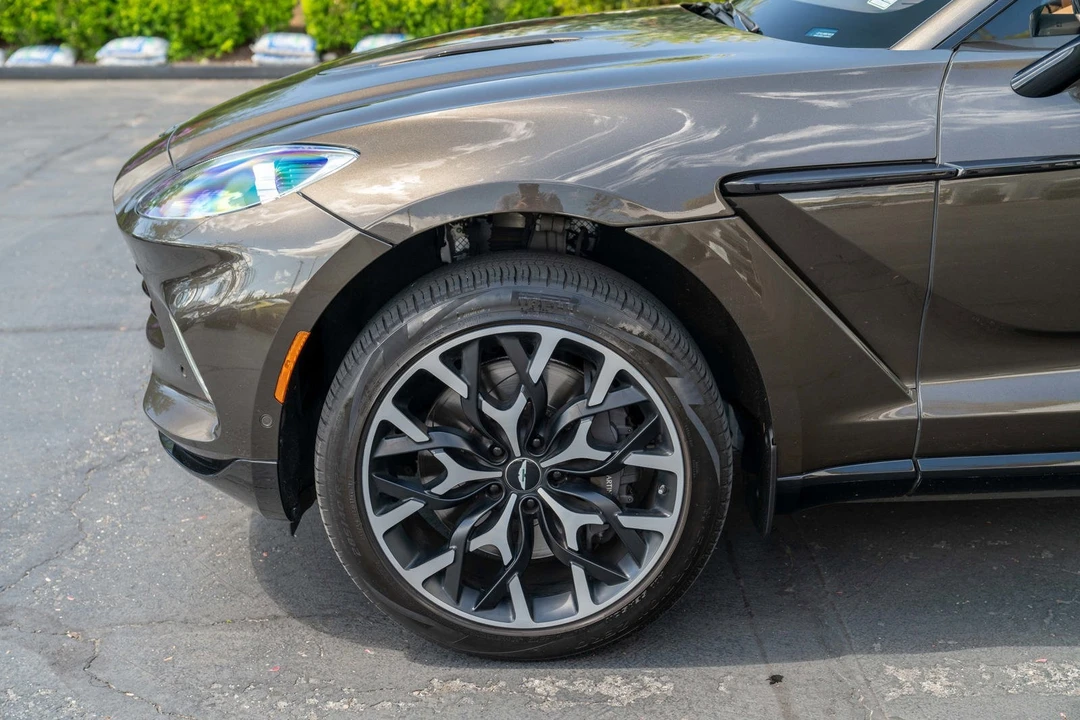 2021 Aston Martin DBX - Image 3 of 21
