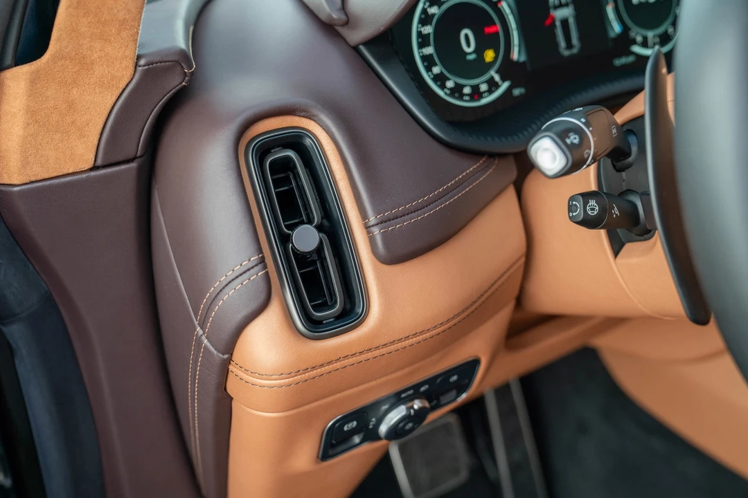 2021 Aston Martin DBX - Image 16 of 31