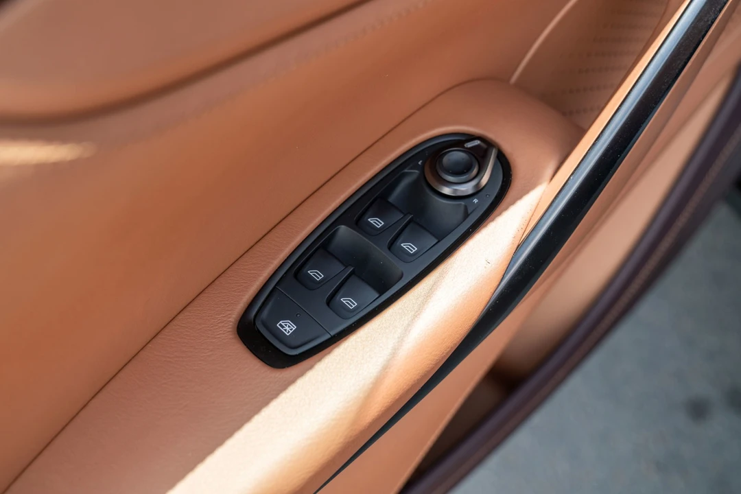 2021 Aston Martin DBX - Image 13 of 21