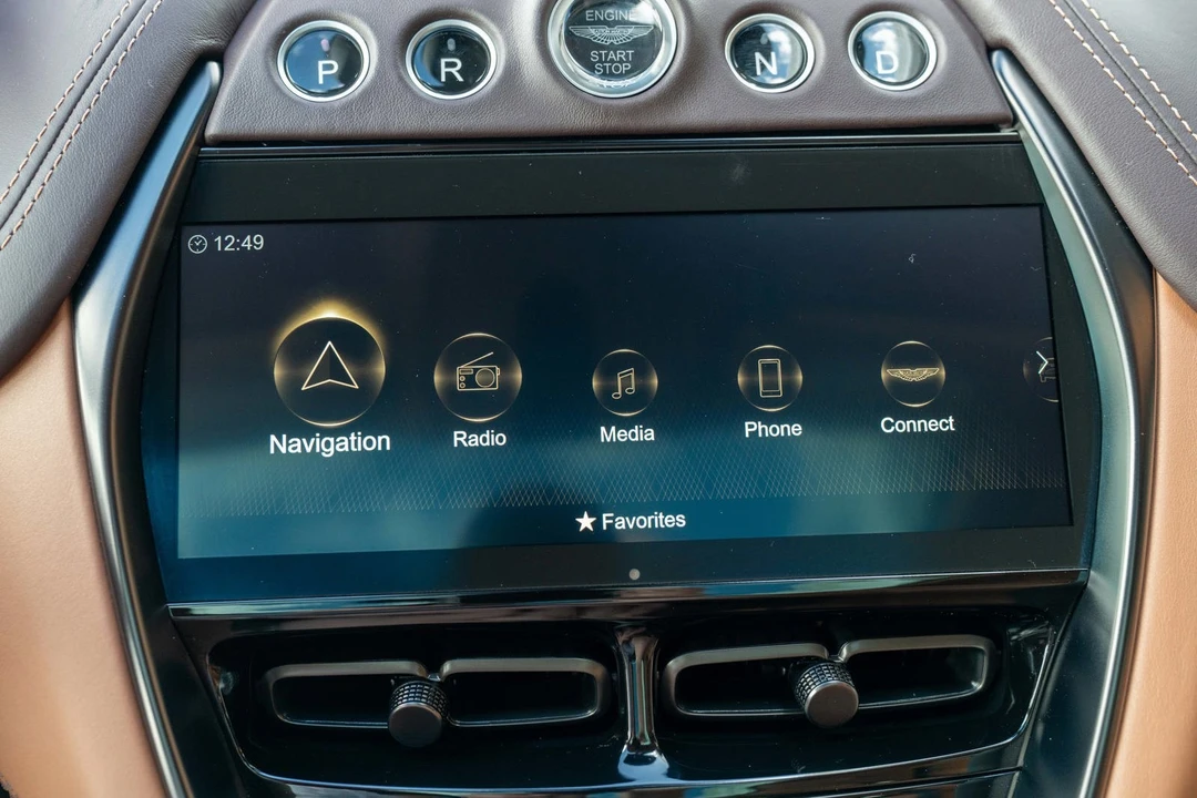 2021 Aston Martin DBX - Image 19 of 31