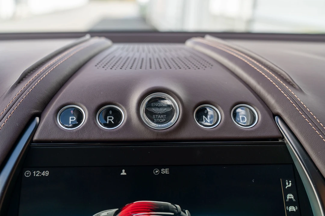 2021 Aston Martin DBX - Image 17 of 21