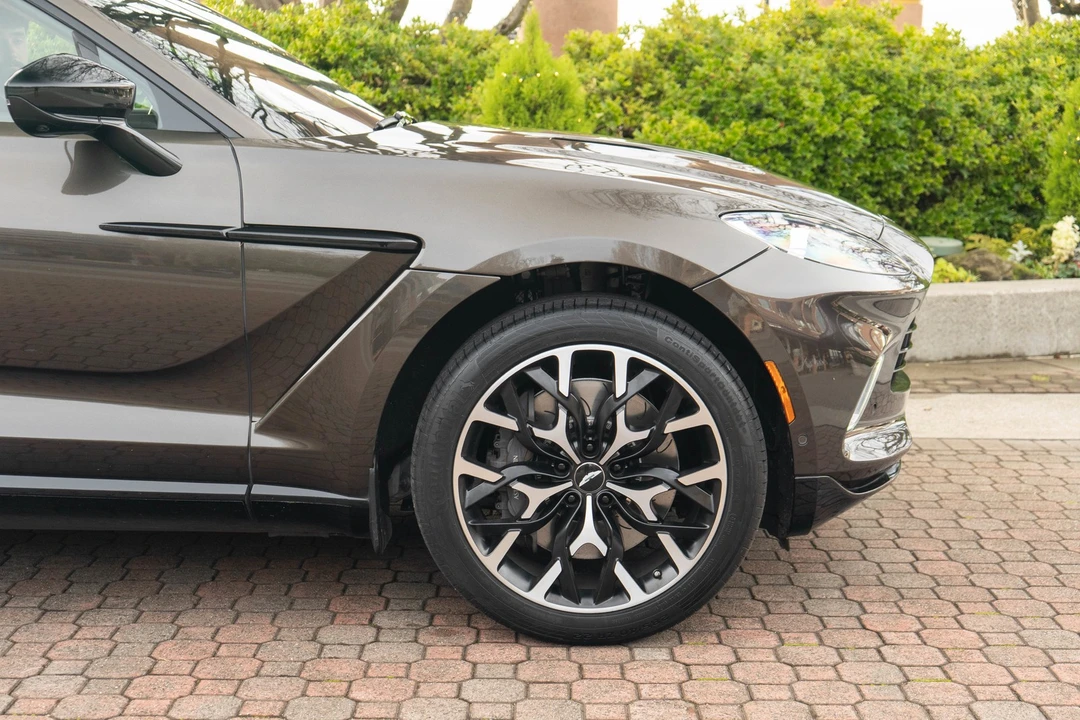 2021 Aston Martin DBX - Image 3 of 31