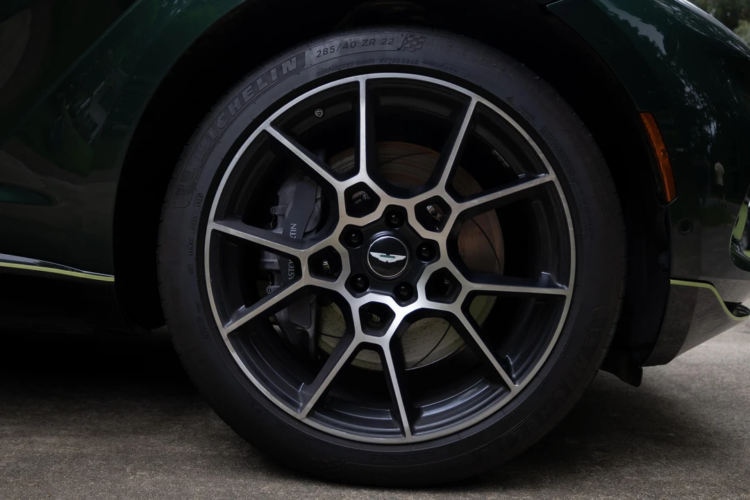 2021 Aston Martin DBX - Image 25 of 31
