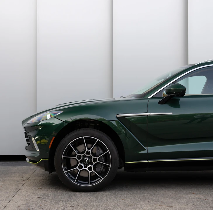 2021 Aston Martin DBX - Image 11 of 31