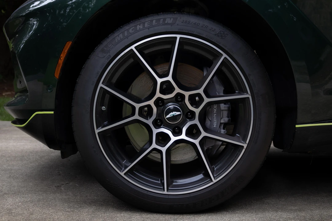 2021 Aston Martin DBX - Image 22 of 31