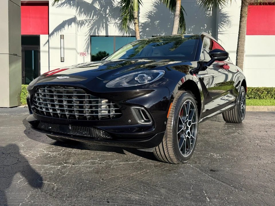 2021 Aston Martin DBX - Image 10 of 21