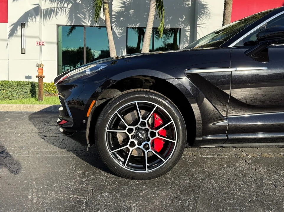2021 Aston Martin DBX - Image 13 of 21