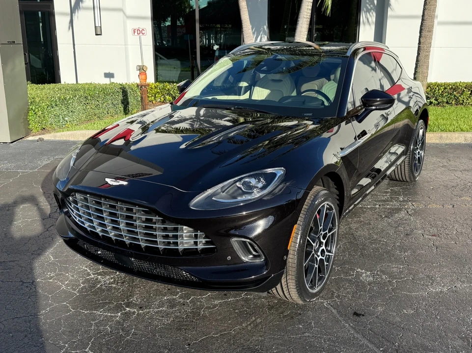 2021 Aston Martin DBX - Image 9 of 21