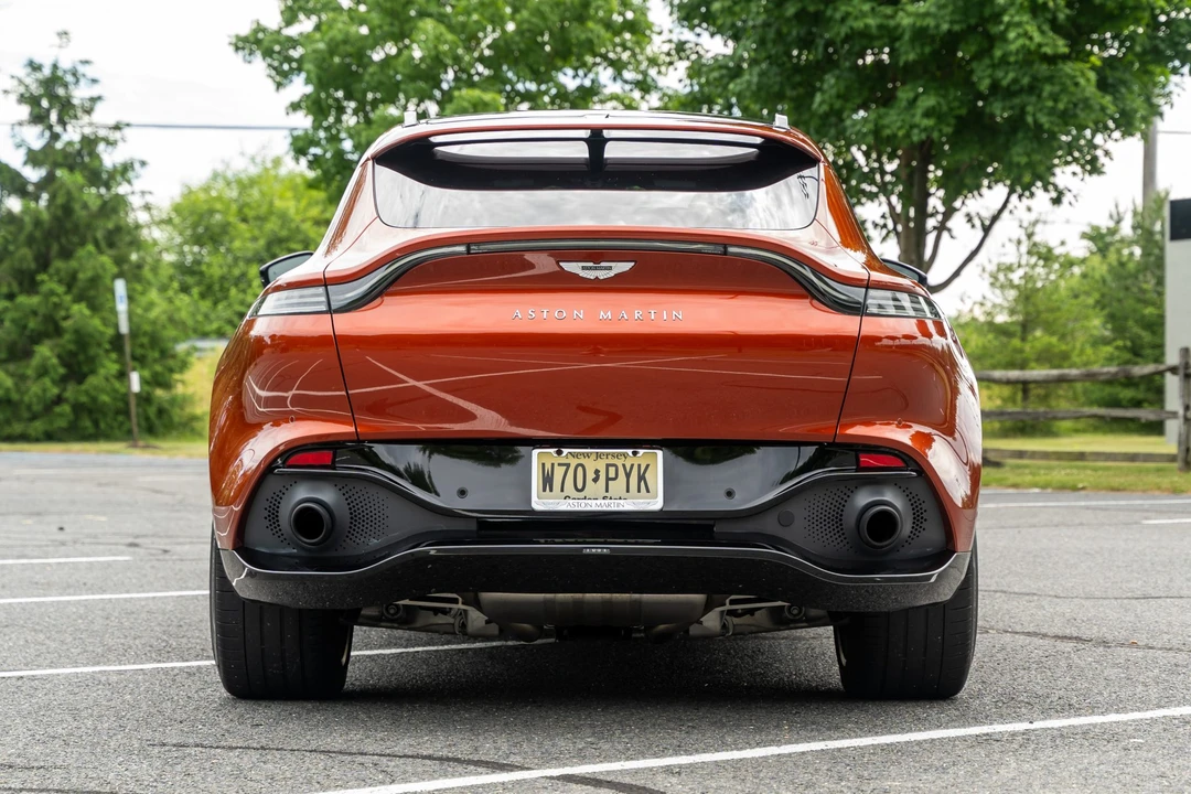2021 Aston Martin DBX - Image 10 of 31