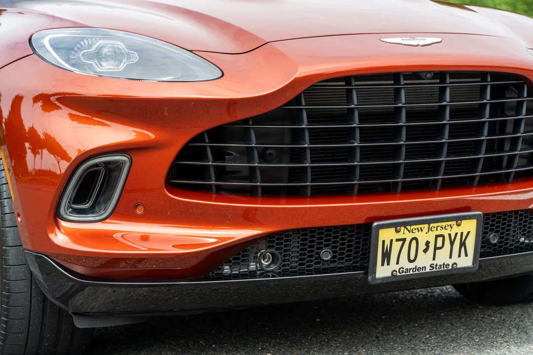 2021 Aston Martin DBX - Image 14 of 31