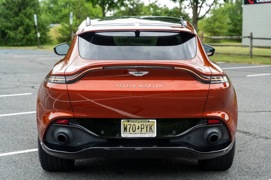 2021 Aston Martin DBX - Image 11 of 31