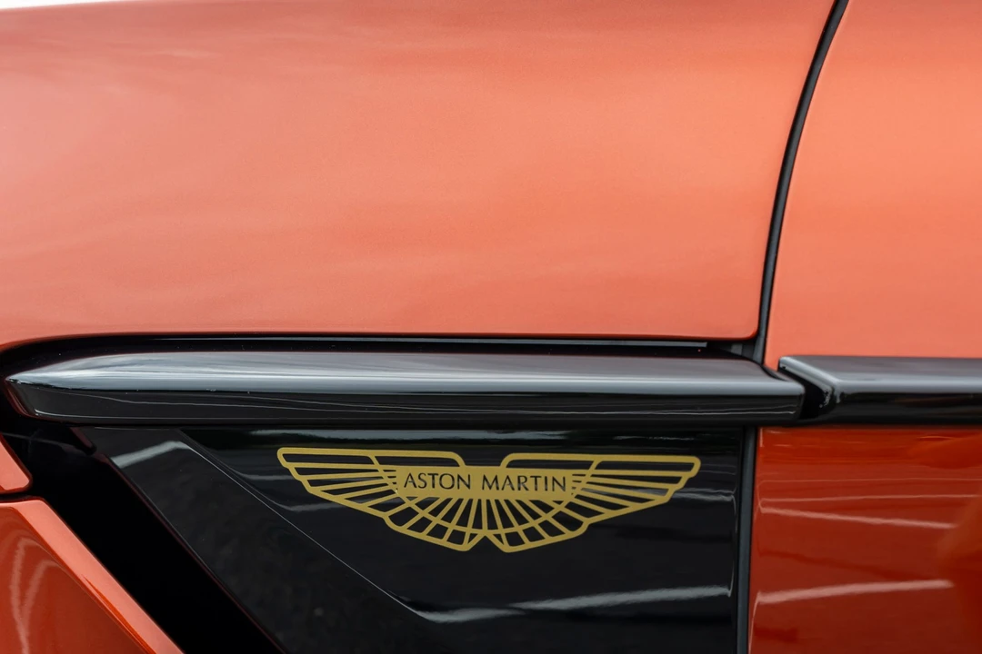 2021 Aston Martin DBX - Image 28 of 31