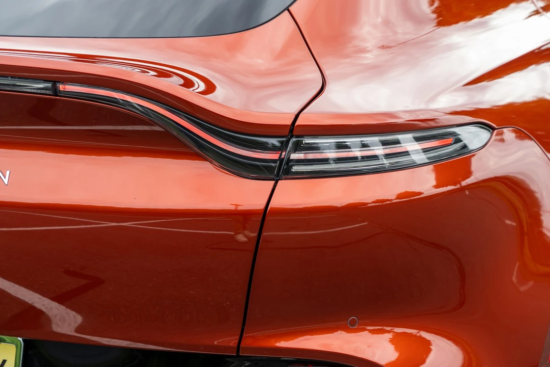 2021 Aston Martin DBX - Image 25 of 31