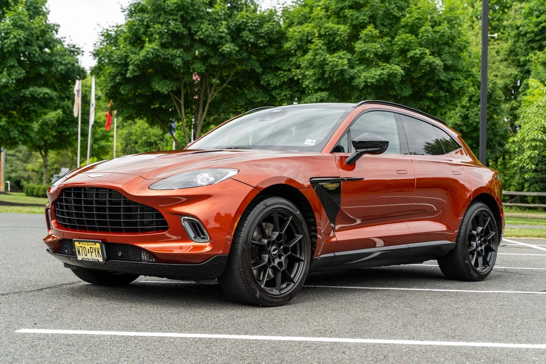 2021 Aston Martin DBX - Image 2 of 31