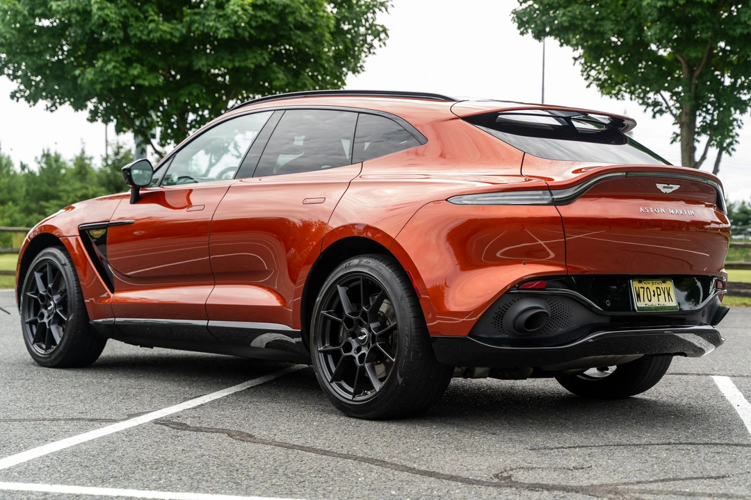 2021 Aston Martin DBX - Image 12 of 31