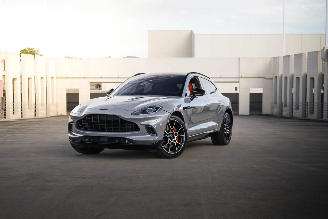 2021 Aston Martin DBX - Image 2 of 31