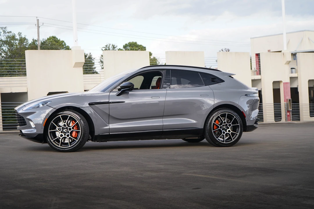 2021 Aston Martin DBX - Image 4 of 31