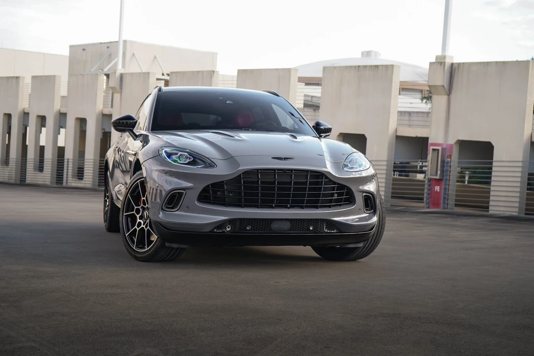 2021 Aston Martin DBX - Image 13 of 31
