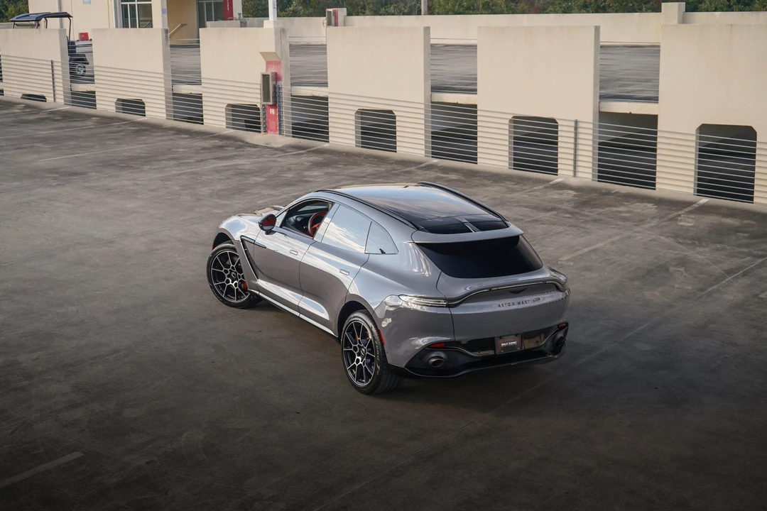 2021 Aston Martin DBX - Image 22 of 31