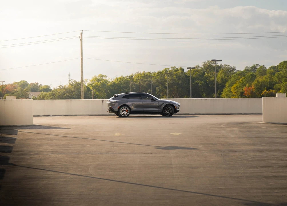 2021 Aston Martin DBX - Image 24 of 31