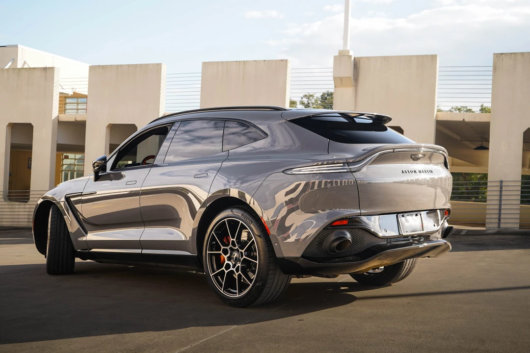 2021 Aston Martin DBX - Image 21 of 31