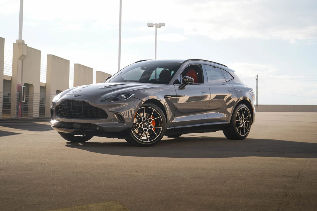 2021 Aston Martin DBX - Image 15 of 31