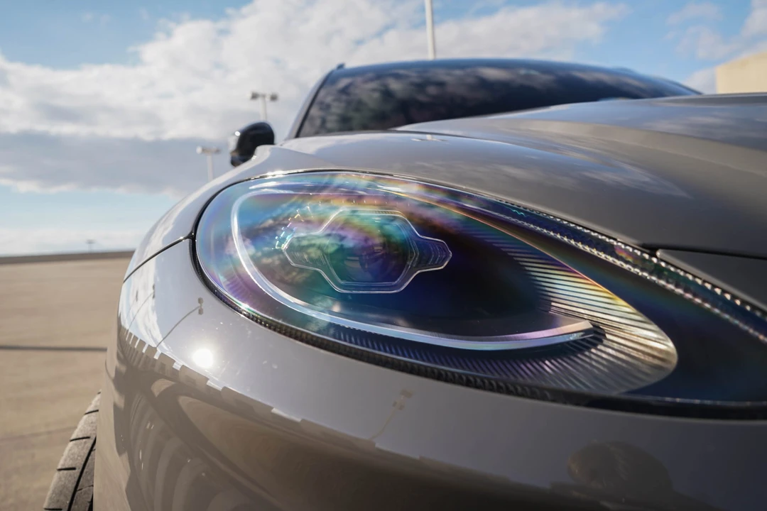 2021 Aston Martin DBX - Image 27 of 31
