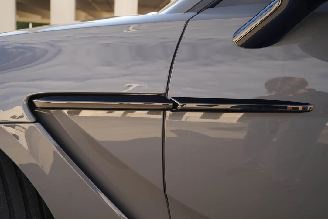 2021 Aston Martin DBX - Image 31 of 31