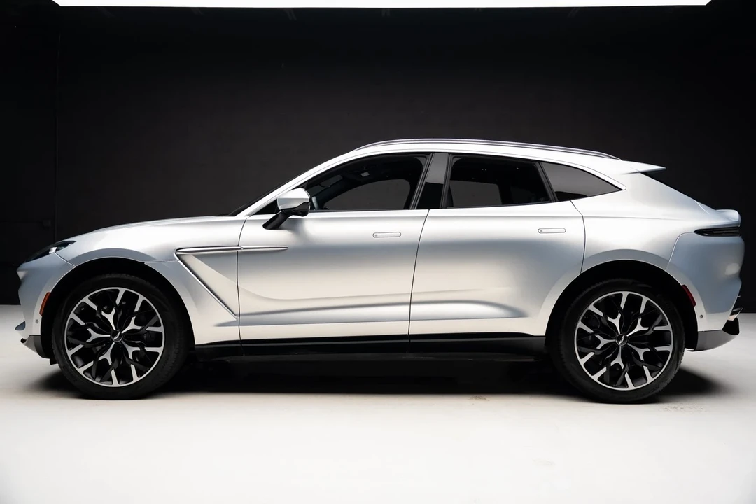 2021 Aston Martin DBX - Image 17 of 21