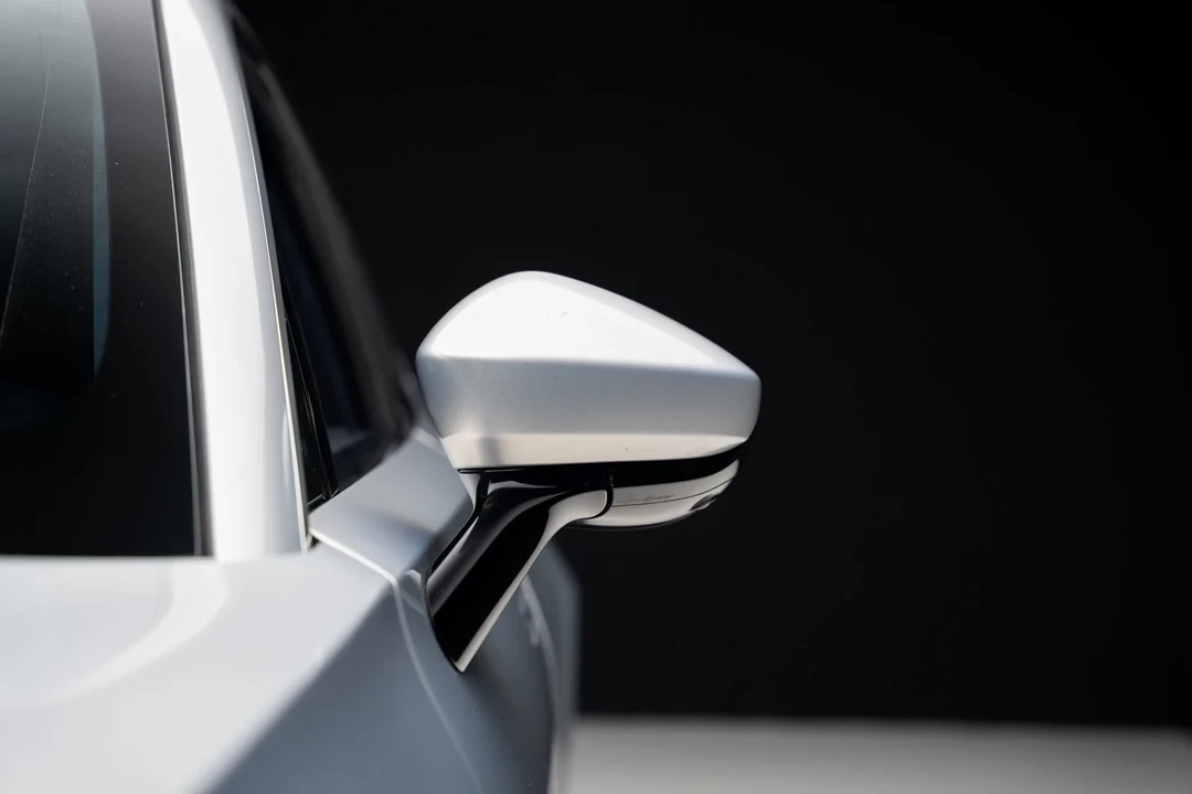2021 Aston Martin DBX - Image 15 of 21