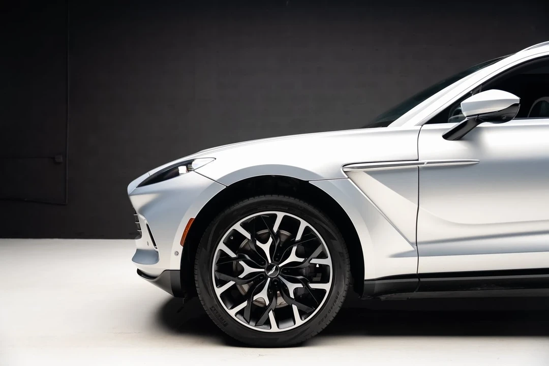 2021 Aston Martin DBX - Image 18 of 21