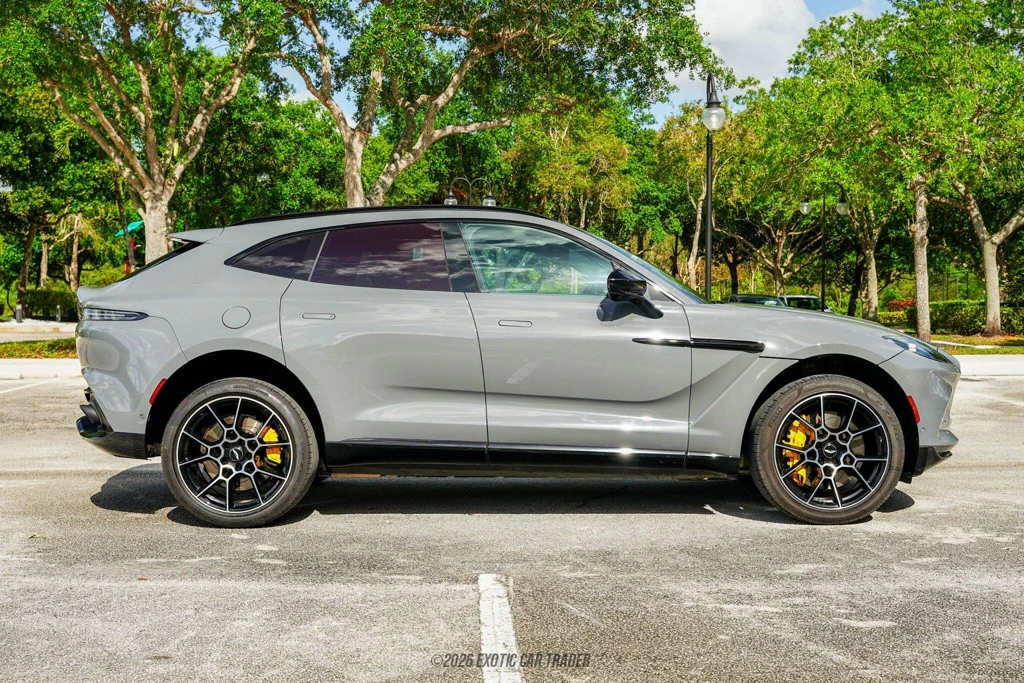 2021 Aston Martin DBX - Image 9 of 12