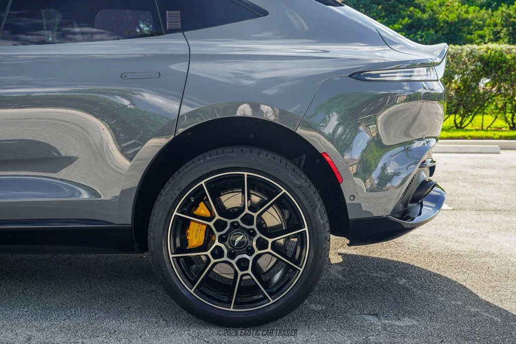2021 Aston Martin DBX - Image 5 of 12