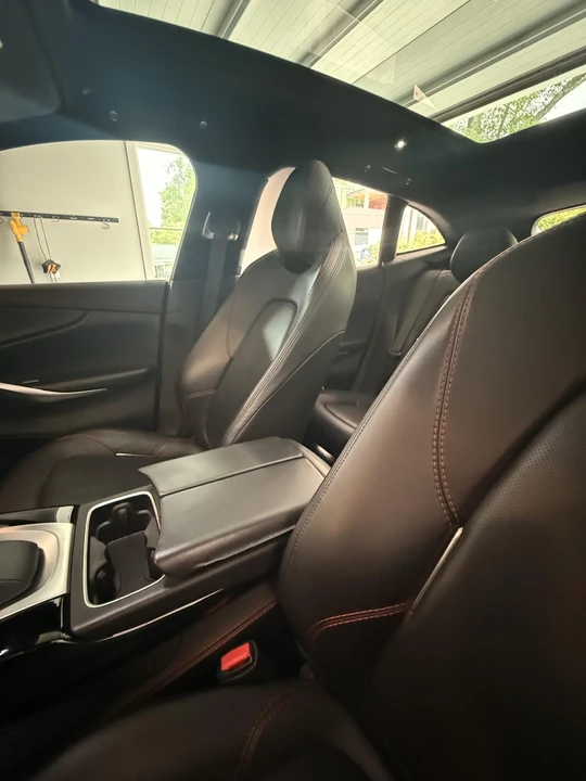 2021 Aston Martin DBX - Image 25 of 31