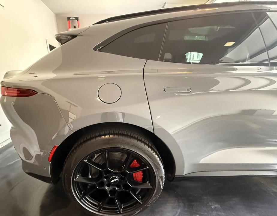 2021 Aston Martin DBX - Image 22 of 31