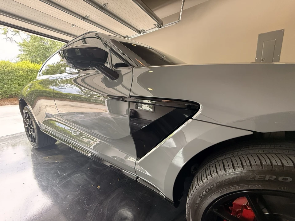 2021 Aston Martin DBX - Image 14 of 31