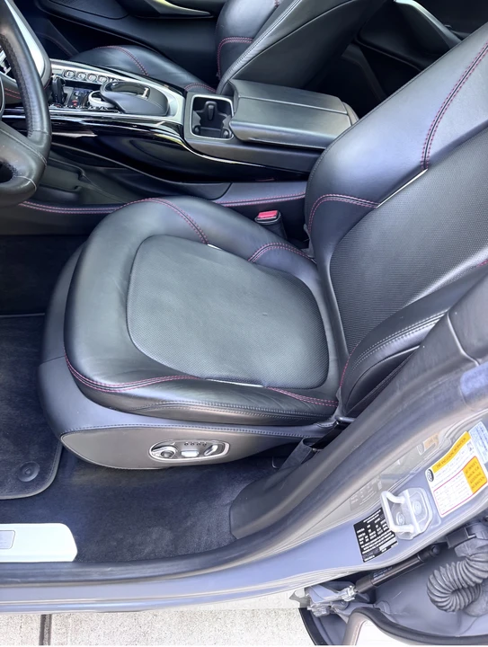 2021 Aston Martin DBX - Image 27 of 31