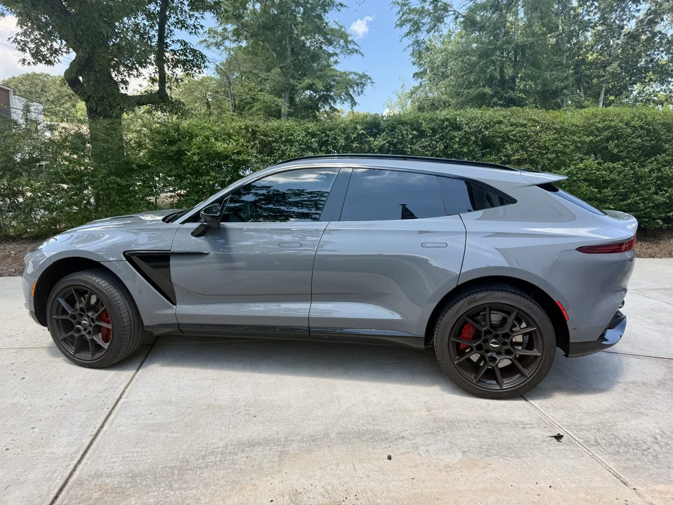 2021 Aston Martin DBX - Image 12 of 31