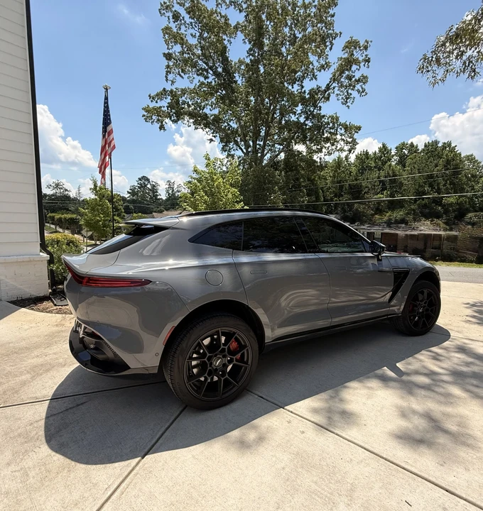 2021 Aston Martin DBX - Image 11 of 31
