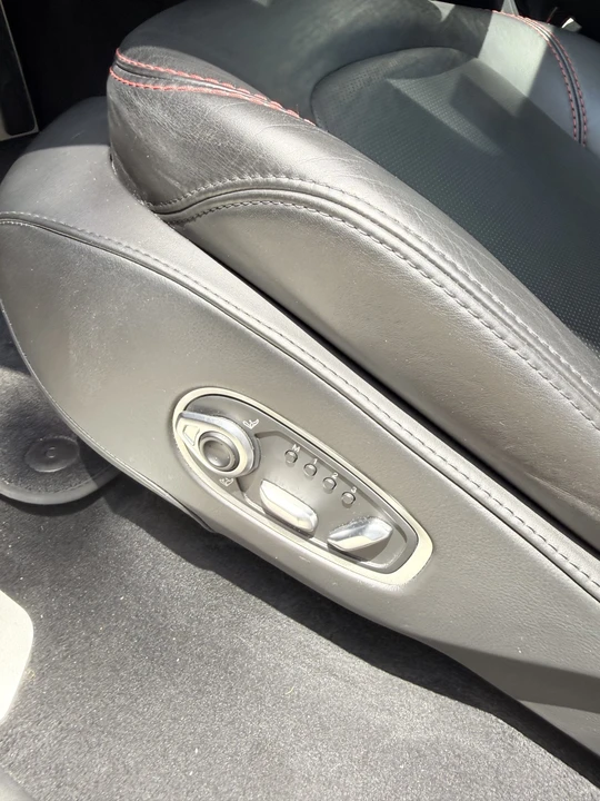 2021 Aston Martin DBX - Image 30 of 31