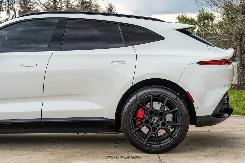2021 Aston Martin DBX - Image 5 of 12