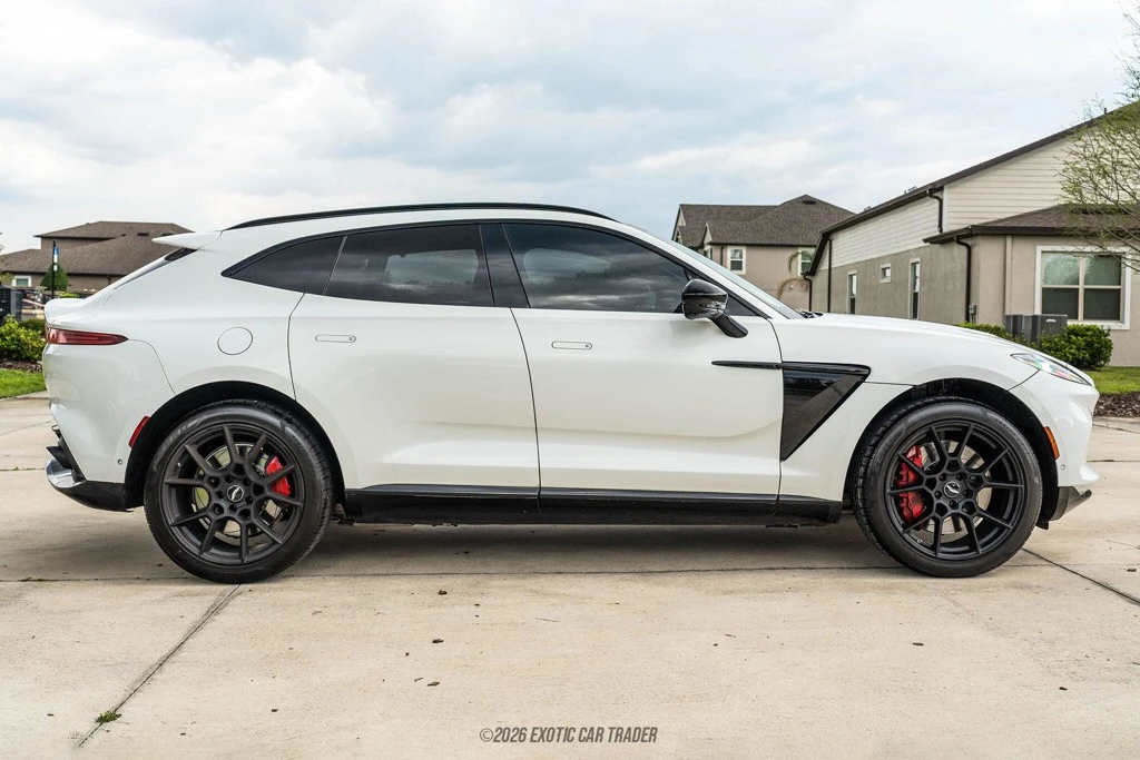 2021 Aston Martin DBX - Image 9 of 12