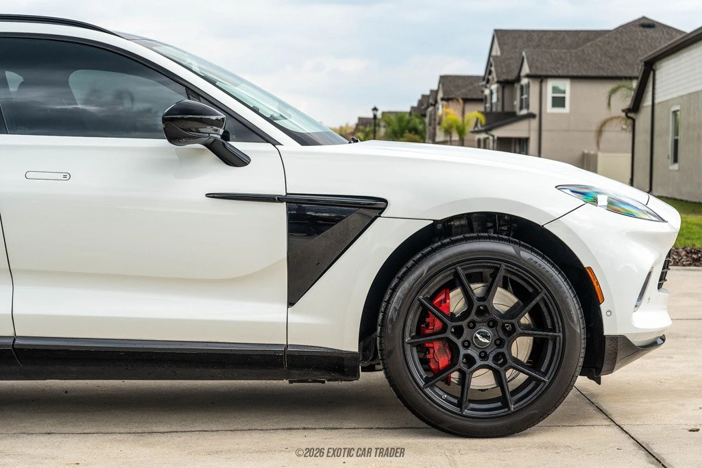 2021 Aston Martin DBX - Image 11 of 12