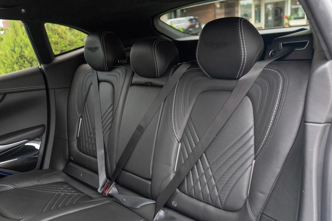 2021 Aston Martin DBX - Image 27 of 31