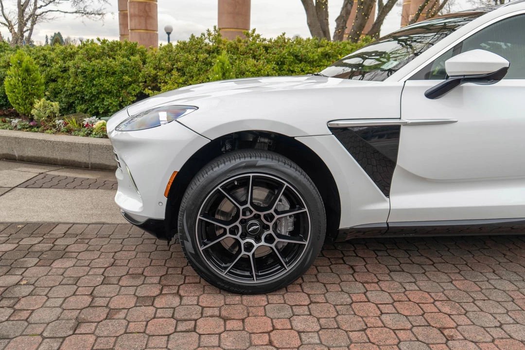 2021 Aston Martin DBX - Image 3 of 21