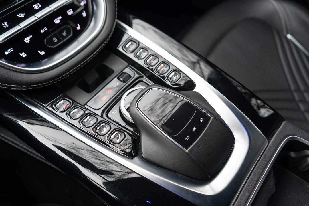 2021 Aston Martin DBX - Image 24 of 31