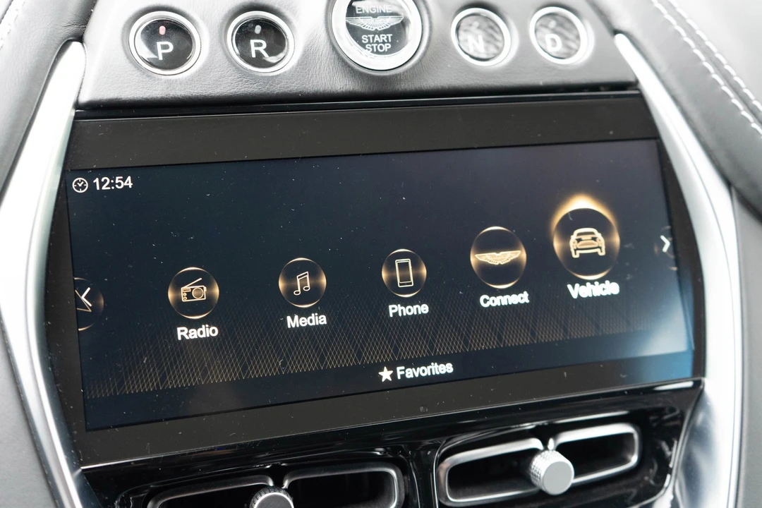 2021 Aston Martin DBX - Image 19 of 31