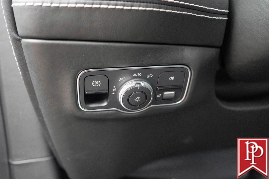 2021 Aston Martin DBX - Image 17 of 21