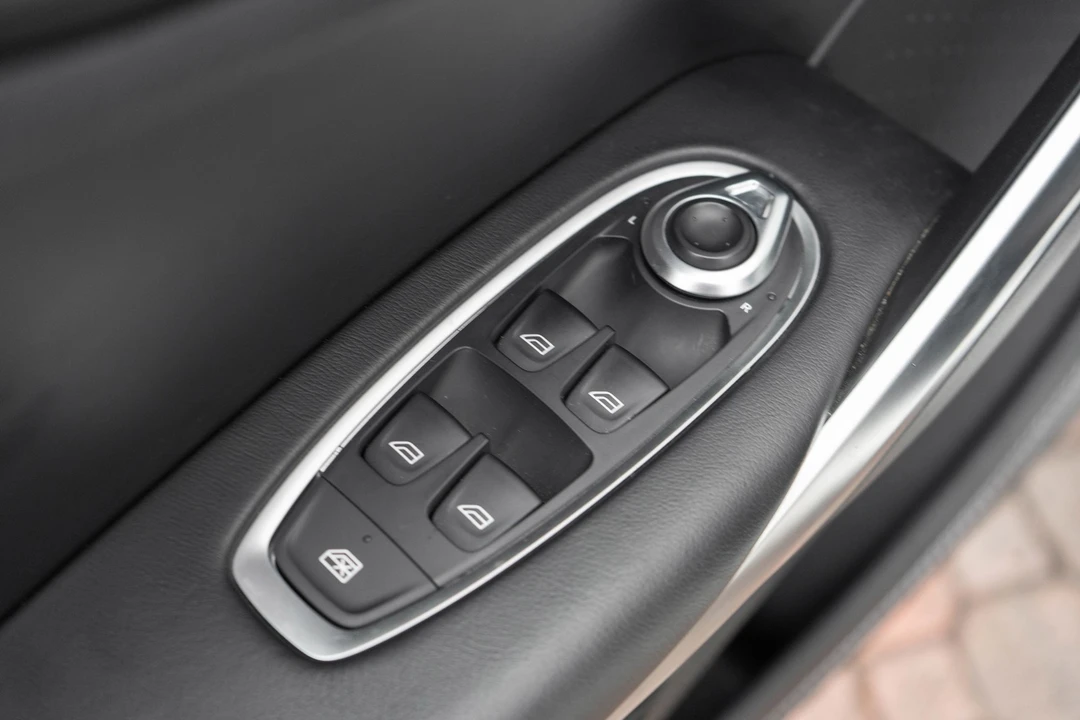 2021 Aston Martin DBX - Image 14 of 21