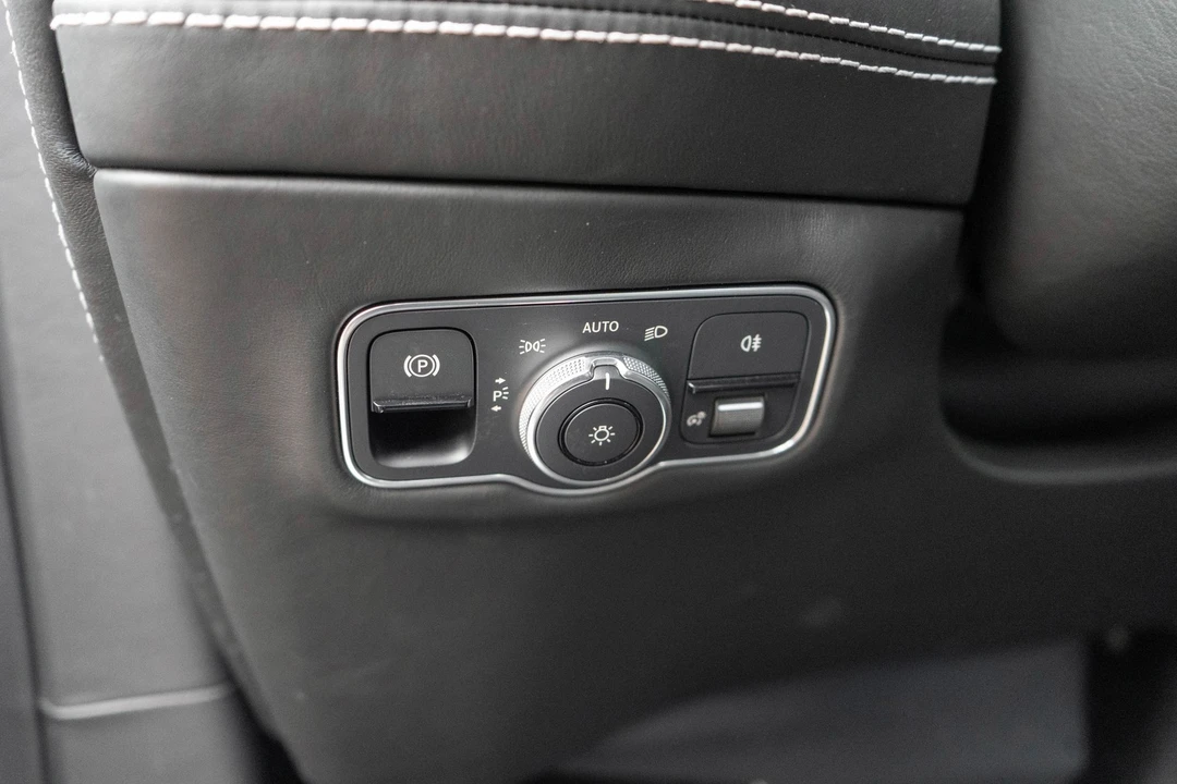 2021 Aston Martin DBX - Image 17 of 21